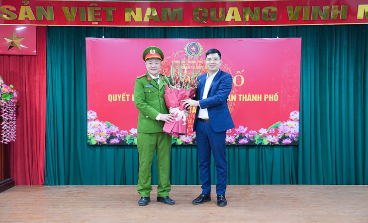 CÔNG AN XÃ QUỐC OAI CÔNG BỐ QUYẾT ĐỊNH ĐIỀU ĐỘNG CÁN BỘ- Ảnh 4.