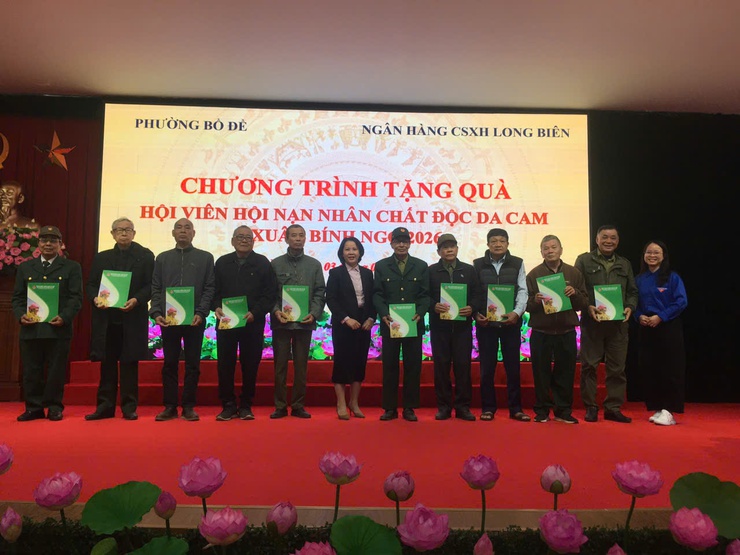 Chương trình tặng quà hội viên Hội nạn nhân chất độc da cam Dioxin nhân dịp Tết Nguyên đán Bính Ngọ 2026- Ảnh 2.