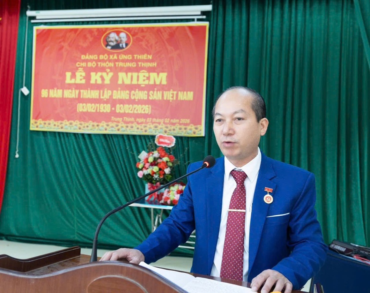 SINH HOẠT CHI BỘ CHÀO MỪNG 96 NĂM NGÀY THÀNH LẬP ĐẢNG
KHẲNG ĐỊNH NIỀM TIN, BỒI ĐẮP KHÁT VỌNG PHÁT TRIỂN TRONG KỶ NGUYÊN MỚI- Ảnh 2.