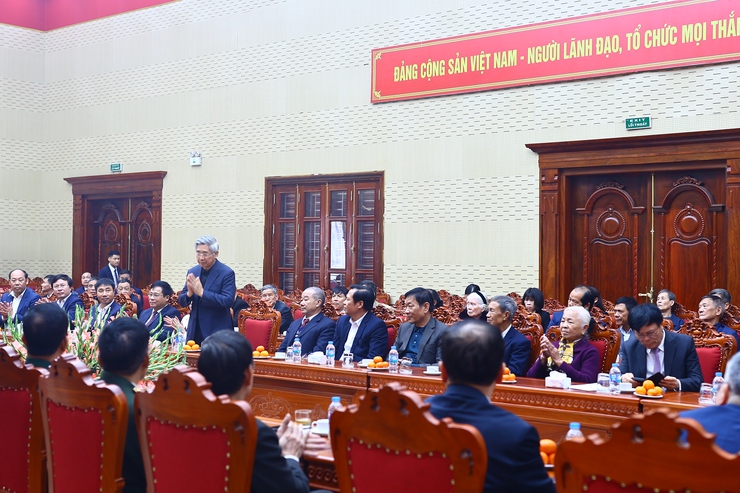 THẠCH THẤT GẶP MẶT CÁN BỘ CHỦ CHỐT QUA CÁC THỜI KỲ VÀ NHỮNG NGƯỜI CON QUÊ HƯƠNG THÀNH ĐẠT- Ảnh 10.