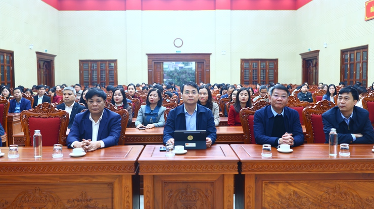 Xã Thạch Thất: Sinh hoạt dưới cờ và tuyên dương cán bộ, công chức, viên chức, lao động hợp đồng hoàn thành xuất sắc nhiệm vụ tháng 01/2026- Ảnh 2.