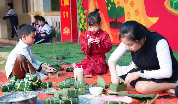 TRƯỜNG TIỂU HỌC QUỐC OAI B TỔ CHỨC CHƯƠNG TRÌNH "CHÚC MỪNG NĂM MỚI – GÓI BÁNH CHƯNG, GIỮ GÌN TẾT VIỆT"- Ảnh 5.
