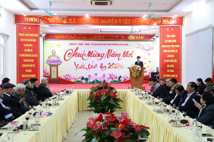 Đảng ủy - HĐND - UBND - Ủy ban MTTQ Việt Nam phường Kiến Hưng tổ chức gặp mặt các đồng chí nguyên lãnh đạo Thành phố, quận Hà Đông trên địa bàn phường, nguyên lãnh đạo phường Kiến Hưng và phường Phú La (cũ) qua các thời kỳ- Ảnh 5.