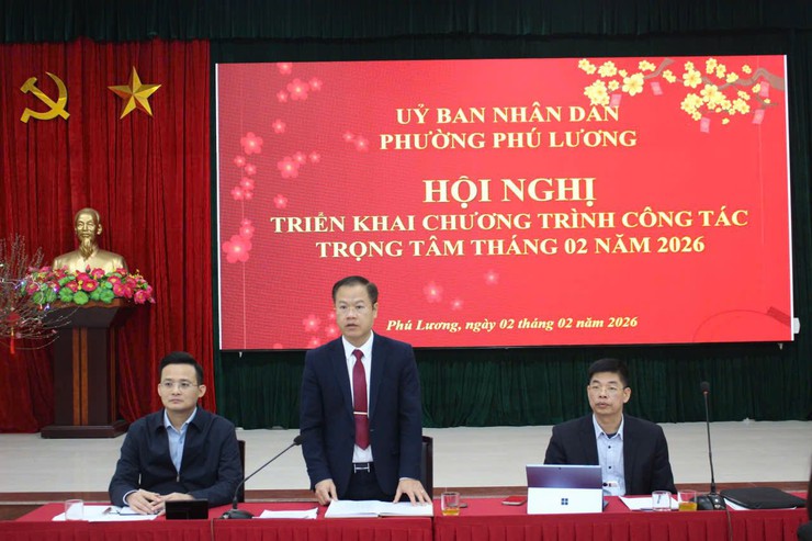 Phường Phú Lương tổ chức sinh hoạt chính trị dưới cờ, tạo khí thế thi đua đầu năm 2026- Ảnh 2.