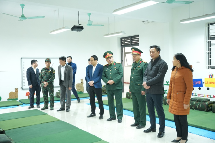 Tết Quân Dân ở xã đảo Minh Châu: Nơi mùa xuân bắt đầu bằng những việc làm nghĩa tình.- Ảnh 16.