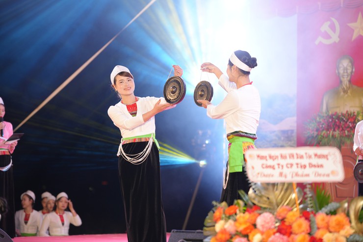 Ngày hội văn hóa dân tộc Mường xã Yên Xuân lần thứ I: Tôn vinh, bảo tồn, gìn giữ và phát triển những giá trị nét đẹp nền văn hoá tiên tiến, đậm đà bản sắc dân tộc Mường xã Yên Xuân
- Ảnh 5.