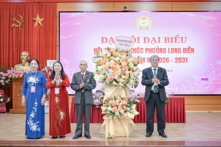 Đại hội đại biểu Hội Cựu giáo chức phường Long Biên lần thứ I, nhiệm kỳ 2025 - 2030- Ảnh 3.