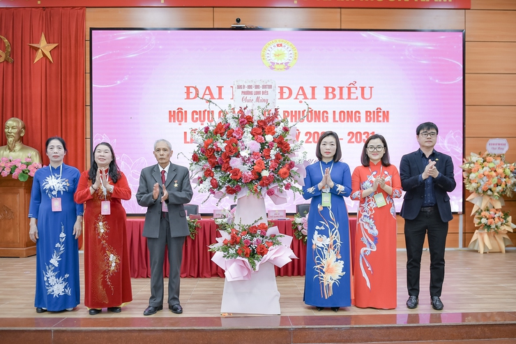 Đại hội đại biểu Hội Cựu giáo chức phường Long Biên lần thứ I, nhiệm kỳ 2025 - 2030- Ảnh 5.