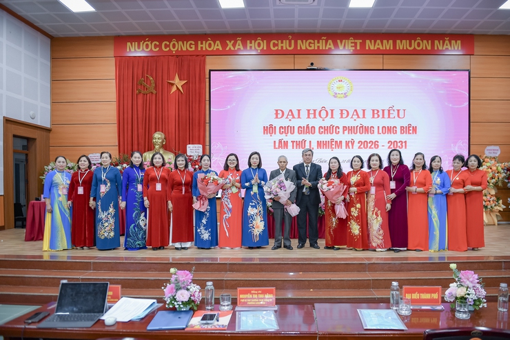 Đại hội đại biểu Hội Cựu giáo chức phường Long Biên lần thứ I, nhiệm kỳ 2025 - 2030- Ảnh 7.
