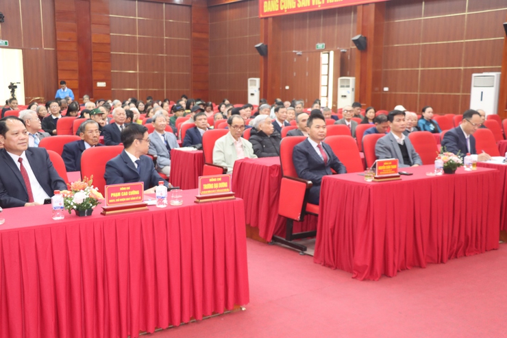 Đảng ủy xã Phú Xuyên: Lễ trao Huy hiệu 65, 60, 55, 50, 45, 40, 30 năm tuổi Đảng đợt 03/02/2026.- Ảnh 2.