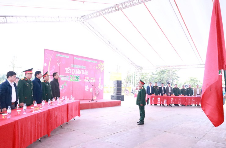 Tết Quân Dân ở xã đảo Minh Châu: Nơi mùa xuân bắt đầu bằng những việc làm nghĩa tình.- Ảnh 7.