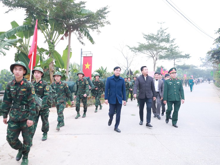 Tết Quân Dân ở xã đảo Minh Châu: Nơi mùa xuân bắt đầu bằng những việc làm nghĩa tình.- Ảnh 13.