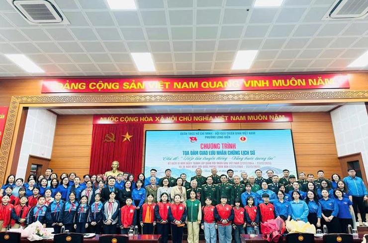 Hội Cựu chiến binh phường Long Biên phát huy vai trò trong giáo dục truyền thống cách mạng cho thế hệ trẻ- Ảnh 1.