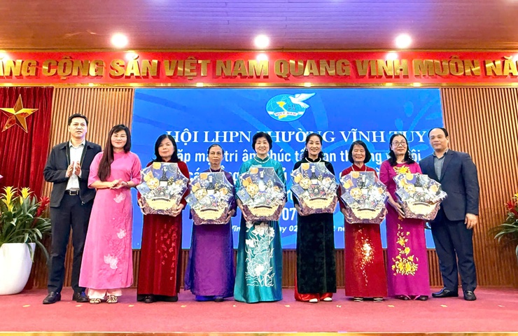Hội LHPN phường Vĩnh Tuy: Gặp mặt, tri ân, chúc Tết Ban Thường vụ Hội, các đồng chí nguyên Chủ tịch Hội qua các thời kỳ và các đồng chí Chi hội trưởng đã nghỉ công tác- Ảnh 2.