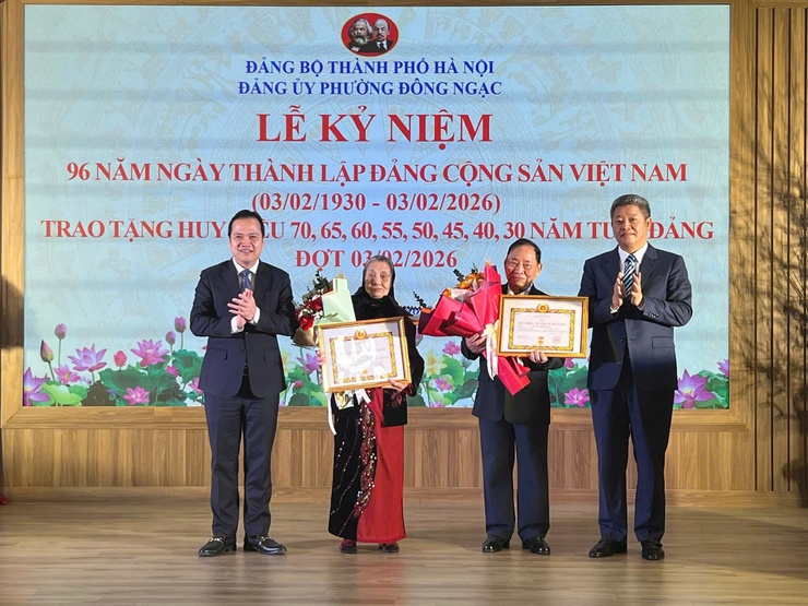 ĐẢNG BỘ PHƯỜNG ĐÔNG NGẠC BIẾN KHÁT VỌNG THÀNH PHƯƠNG CHÂM HÀNH ĐỘNG, XÂY DỰNG ĐẢNG BỘ VỮNG MẠNH TOÀN DIỆN TRONG KỶ NGUYÊN MỚI- Ảnh 1.