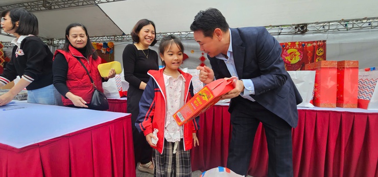 Xuân Đỉnh: Lan tỏa yêu thương, ấm áp Tết Bính Ngọ- Ảnh 1.