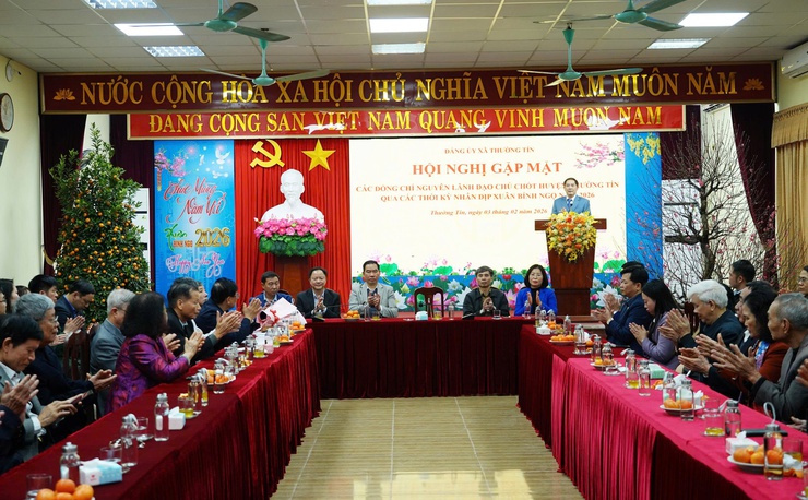 Hội nghị gặp mặt các đồng chí nguyên lãnh đạo chủ chốt huyện Thường Tín qua các thời kỳ.- Ảnh 1.