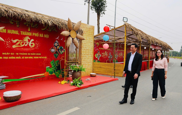 Bí thư Đảng ủy, Chủ tịch HĐND xã Bùi Văn Sáng kiểm tra công tác tổ chức Hội chợ hoa Xuân Bính Ngọ 2026- Ảnh 1.