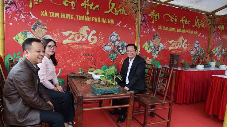 Bí thư Đảng ủy, Chủ tịch HĐND xã Bùi Văn Sáng kiểm tra công tác tổ chức Hội chợ hoa Xuân Bính Ngọ 2026- Ảnh 6.