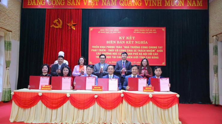 Đoàn công tác trường THCS Trần Duy Hưng với "Hành trình về nguồn - lan tỏa yêu thương" tại tỉnh Cao Bằng 
- Ảnh 6.