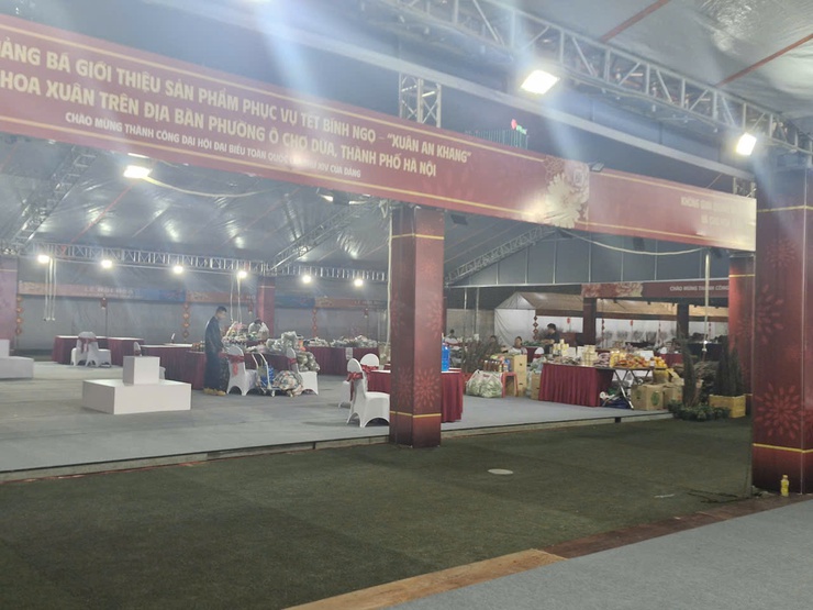 Khẩn trương, trách nhiệm, xuyên đêm: Ô Chợ Dừa sẵn sàng cho khai mạc Chợ hoa Xuân An Khang Tết Bính Ngọ 2026- Ảnh 2.