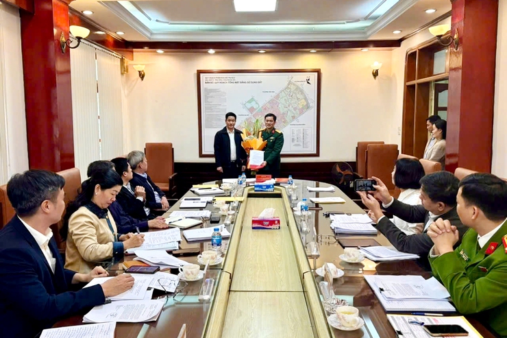 Đảng ủy phường Thanh Xuân công bố quyết định của Ban Thường vụ Thành ủy Hà Nội về công tác cán bộ- Ảnh 1.