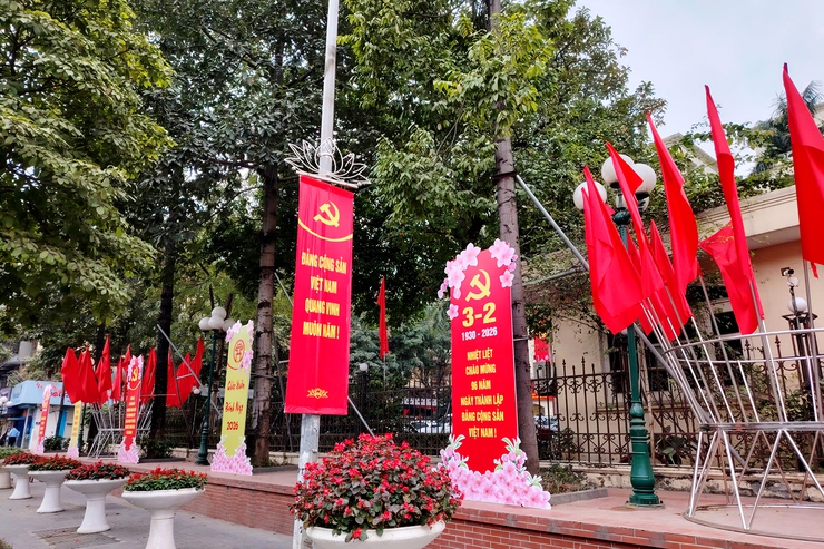 Tự hào 96 mùa xuân dưới cờ Đảng quang vinh!- Ảnh 1.