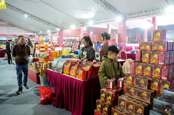 PHƯỜNG SƠN TÂY: KHAI MẠC KHÔNG GIAN QUẢNG BÁ SẢN PHẨM TIÊU BIỂU, ĐẶC SẢN, OCOP PHỤC VỤ TẾT BÍNH NGỌ "XUÂN HỘI TỤ"- Ảnh 6.