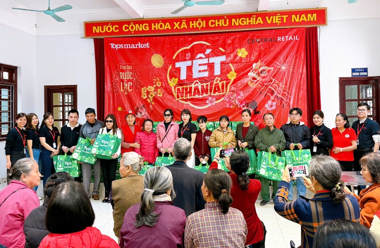 Hội Chữ thập đỏ phường Thanh Liệt trao tặng 200 suất quà “Tết Nhân ái” cho người dân có hoàn cảnh khó khăn- Ảnh 3.