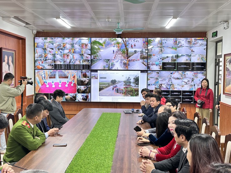 Xã Đại Thanh khai trương Trung tâm Điều hành Thông minh: Đưa "Bộ não số" vào giải quyết các điểm nghẽn- Ảnh 2.