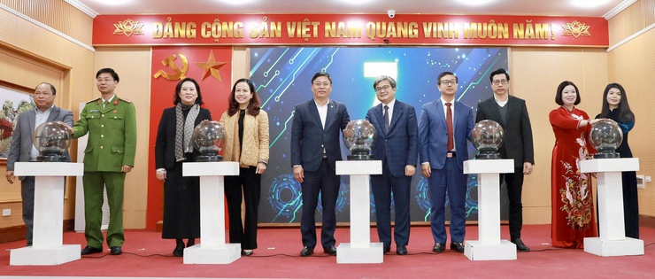 Xã Đại Thanh khai trương Trung tâm Điều hành Thông minh: Đưa "Bộ não số" vào giải quyết các điểm nghẽn- Ảnh 1.