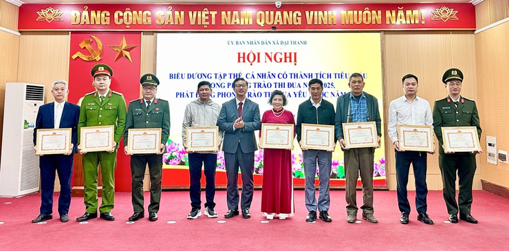 XÃ ĐẠI THANH BIỂU DƯƠNG 30 TẬP THỂ, 59 CÁ NHÂN, 19 GIA ĐÌNH CÓ THÀNH TÍCH TIÊU BIỂU TRONG PHONG TRÀO THI ĐUA NĂM 2025- Ảnh 6.