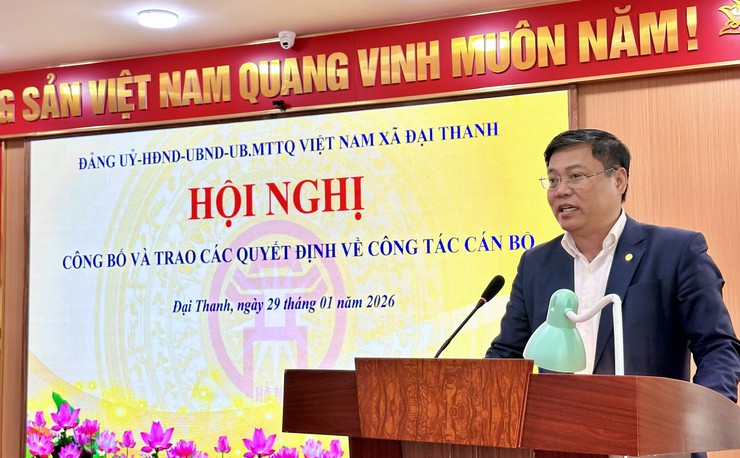 Xã Đại Thanh công bố và trao Quyết định về công tác cán bộ cho 5 đồng chí lãnh đạo quản lý các phòng ban đơn vị- Ảnh 4.
