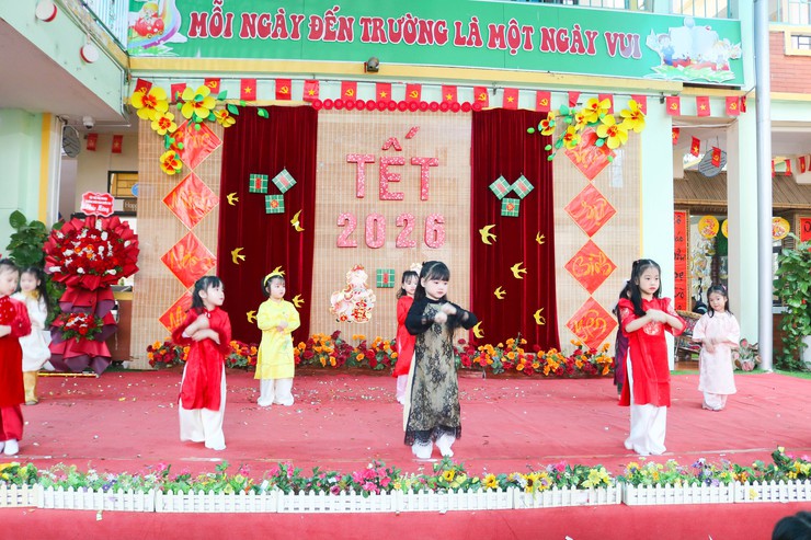 RỘN RÀNG "VUI HỘI MÙA XUÂN 2026" TẠI TRƯỜNG MẦM NON QUỐC OAI- Ảnh 9.