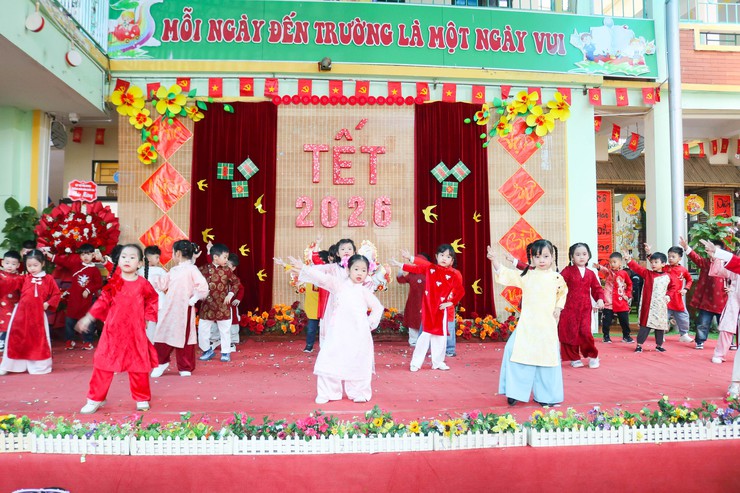 RỘN RÀNG "VUI HỘI MÙA XUÂN 2026" TẠI TRƯỜNG MẦM NON QUỐC OAI- Ảnh 11.