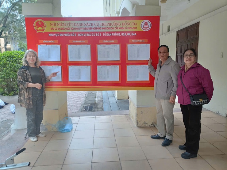 Niêm yết danh sách cử tri phục vụ cuộc bầu cử đại biểu Quốc hội và đại biểu HĐND các cấp nhiệm kỳ 2026 - 2030 trên địa bàn phường Đống Đa- Ảnh 8.