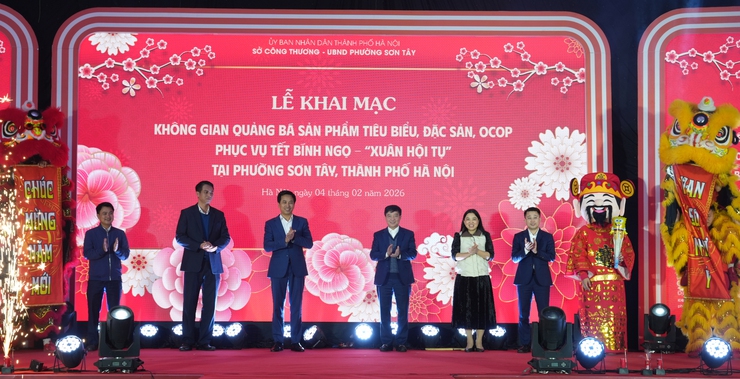 PHƯỜNG SƠN TÂY: KHAI MẠC KHÔNG GIAN QUẢNG BÁ SẢN PHẨM TIÊU BIỂU, ĐẶC SẢN, OCOP PHỤC VỤ TẾT BÍNH NGỌ "XUÂN HỘI TỤ"- Ảnh 2.