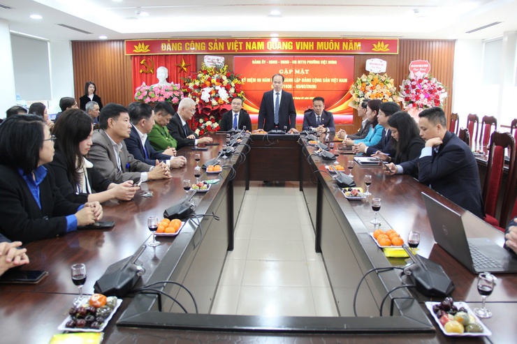 Phường Việt Hưng gặp mặt kỷ niệm 96 năm Ngày thành lập Đảng (03/02/1930-03/02/2026)- Ảnh 2.