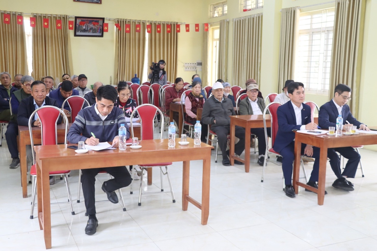 Chi bộ thôn Phú Gia tổ chức sinh hoạt chính trị- Ảnh 2.