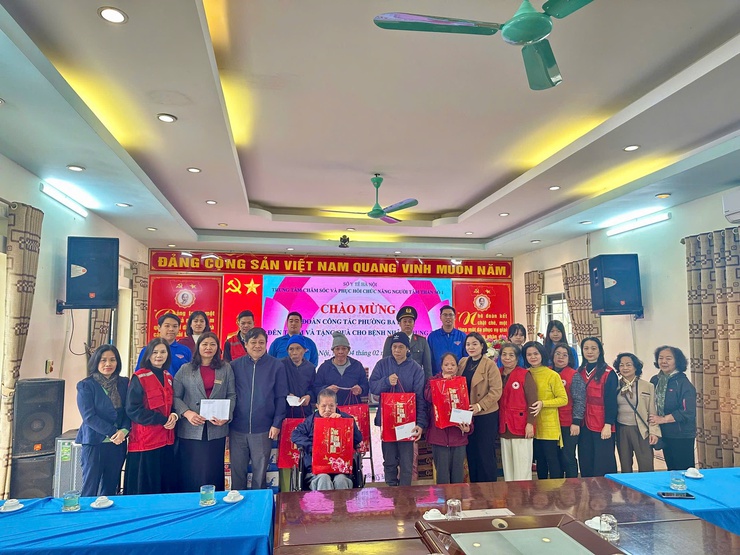 Phường Ba Đình thăm, tặng quà các Trung tâm Bảo trợ xã hội nhân dịp Tết Nguyên đán Bính Ngọ 2026- Ảnh 10.