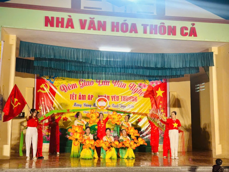 ĐÊM GIAO LƯU VĂN NGHỆ "TẾT ẤM ÁP – XUÂN YÊU THƯƠNG"- Ảnh 3.