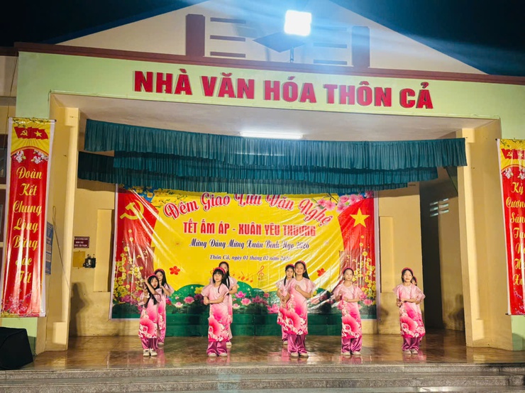 ĐÊM GIAO LƯU VĂN NGHỆ "TẾT ẤM ÁP – XUÂN YÊU THƯƠNG"- Ảnh 4.