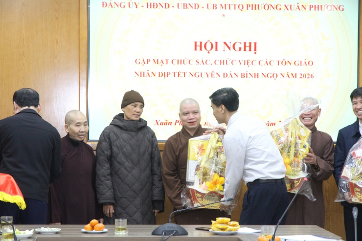 Phường Xuân Phương gặp mặt chức sắc, chức việc các tôn giáo nhân dịp Tết Nguyên đán Bính Ngọ năm 2026- Ảnh 2.