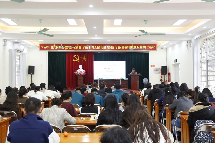 Trung tâm Chính trị Hà Đông tổng kết lớp bồi dưỡng nhận thức về Đảng khóa II năm 2026- Ảnh 1.