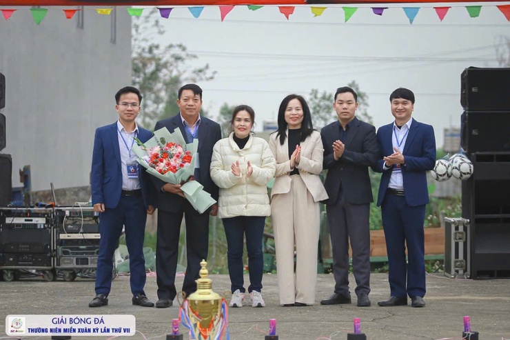 KHAI MẠC GIẢI BÓNG ĐÁ THƯỜNG NIÊN MIỀN XUÂN KỲ LẦN THỨ VII- Ảnh 2.