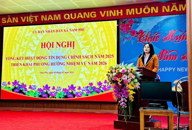 Nam Phù khen thưởng 13 tập thể, cá nhân tiêu biểu trong công tác tín dụng chính sách xã hội- Ảnh 2.