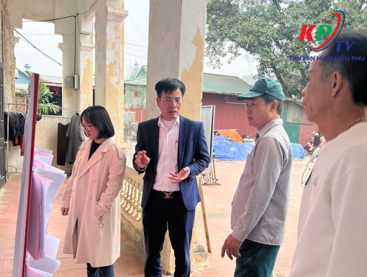 KIỀU PHÚ TĂNG CƯỜNG KIỂM TRA CÔNG TÁC NIÊM YẾT DANH SÁCH CỬ TRI PHỤC VỤ BẦU CỬ- Ảnh 2.