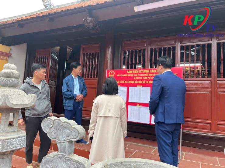 KIỀU PHÚ TĂNG CƯỜNG KIỂM TRA CÔNG TÁC NIÊM YẾT DANH SÁCH CỬ TRI PHỤC VỤ BẦU CỬ- Ảnh 5.