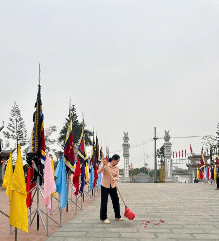 Những người cao tuổi thầm lặng quét dọn, bảo vệ giá trị Đình Vân Cốc- Ảnh 2.