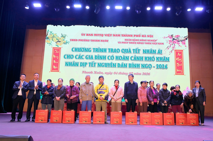 Xuân ấm áp đến với những hoàn cảnh khó khăn ở phường Thanh Xuân- Ảnh 8.